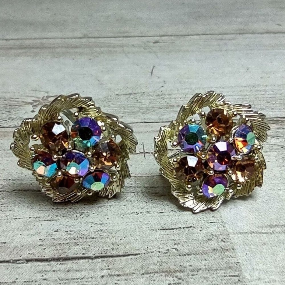 Vintage Signed Lisner Silver Tone Rhinestone Flower Screw Back Earrings MCM